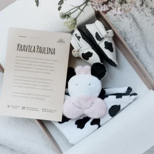 Minimellows Paketek kravica Paulina + copatki + čestitka